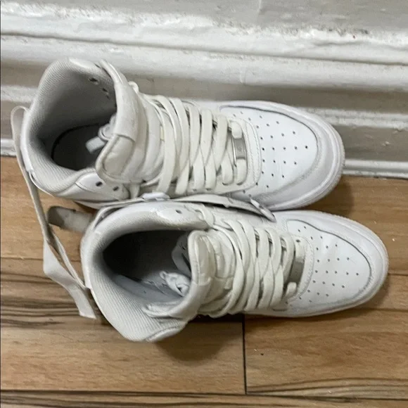 Nike White Air Sneakers - Picture 4 of 4